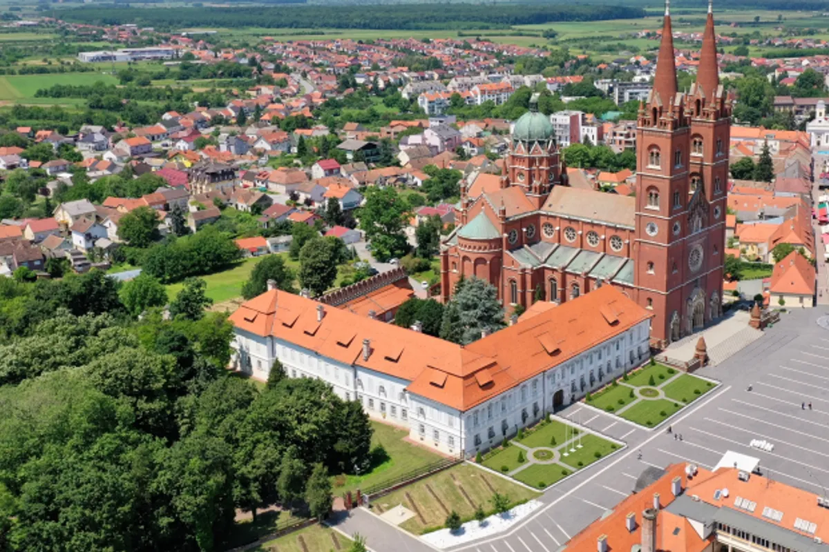 Đakovo: Kako HDZ-ovci za 2,8 milijuna eura obnavljaju park, a ne i svoje čiste savjesti!