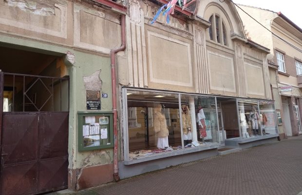 ADVENTSKI TRIBUNAL: KAD SE U ĐAKOVU SUDI KLIZALIŠTU, A NE GLUPIMA 1000126332 1